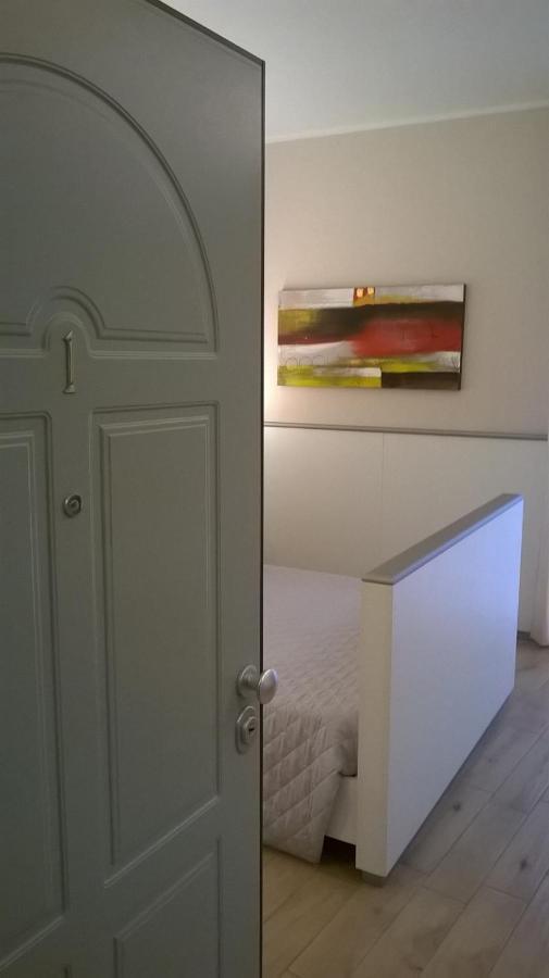 Apartamento Monolocale Di Via Mameli Verona Exterior foto